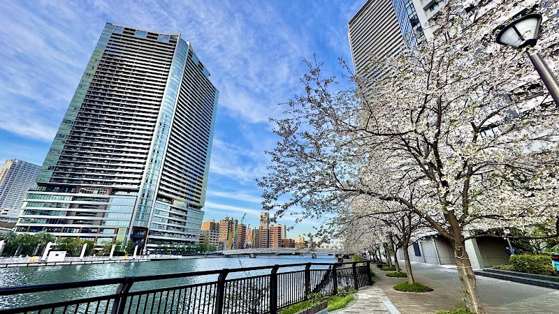GRAND MARINA TOKYO Park Tower Kachidoki Mid Smoking Area