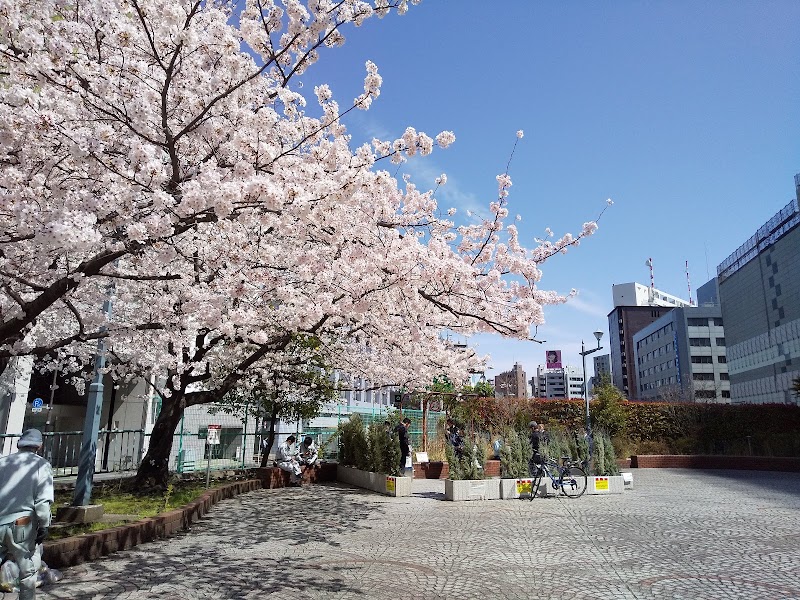 Tsukijigawa Iwaibashi Park Smoking Area